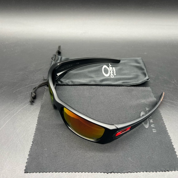 Oakley Polarized Fuel Cells | Black Frame with Red Lens - Picture 4 of 6